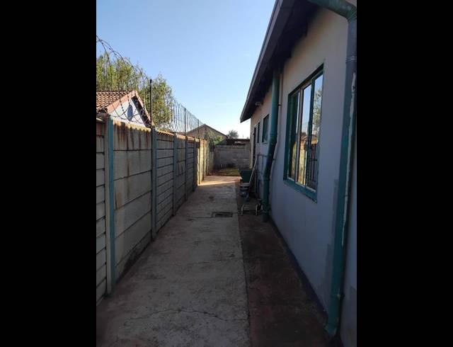 3 BEDROOM PROPERTY TO RENT IN VILLA LIZA